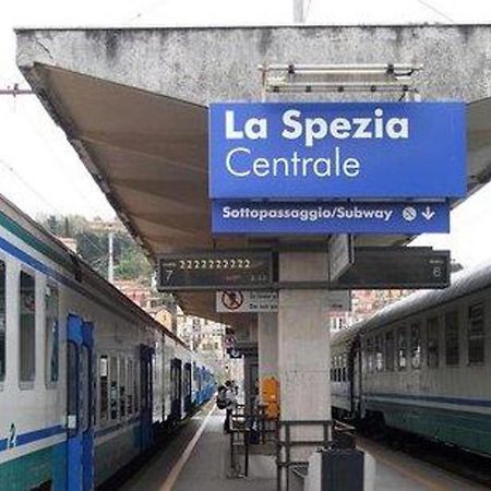 Casa Vacanze Buddy La Tua Base Per Visitare Il Mare Delle Cinque Terre Daire La Spezia Dış mekan fotoğraf